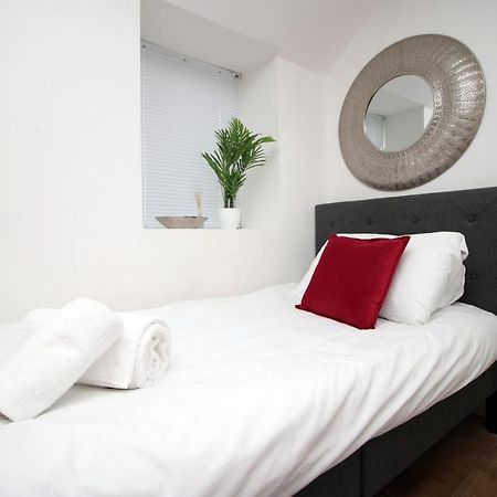 Lovely Studio Flat With Free Parking - Near To City Center 斯旺西 外观 照片