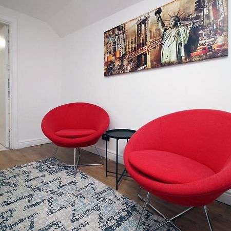 Lovely Studio Flat With Free Parking - Near To City Center 斯旺西 外观 照片