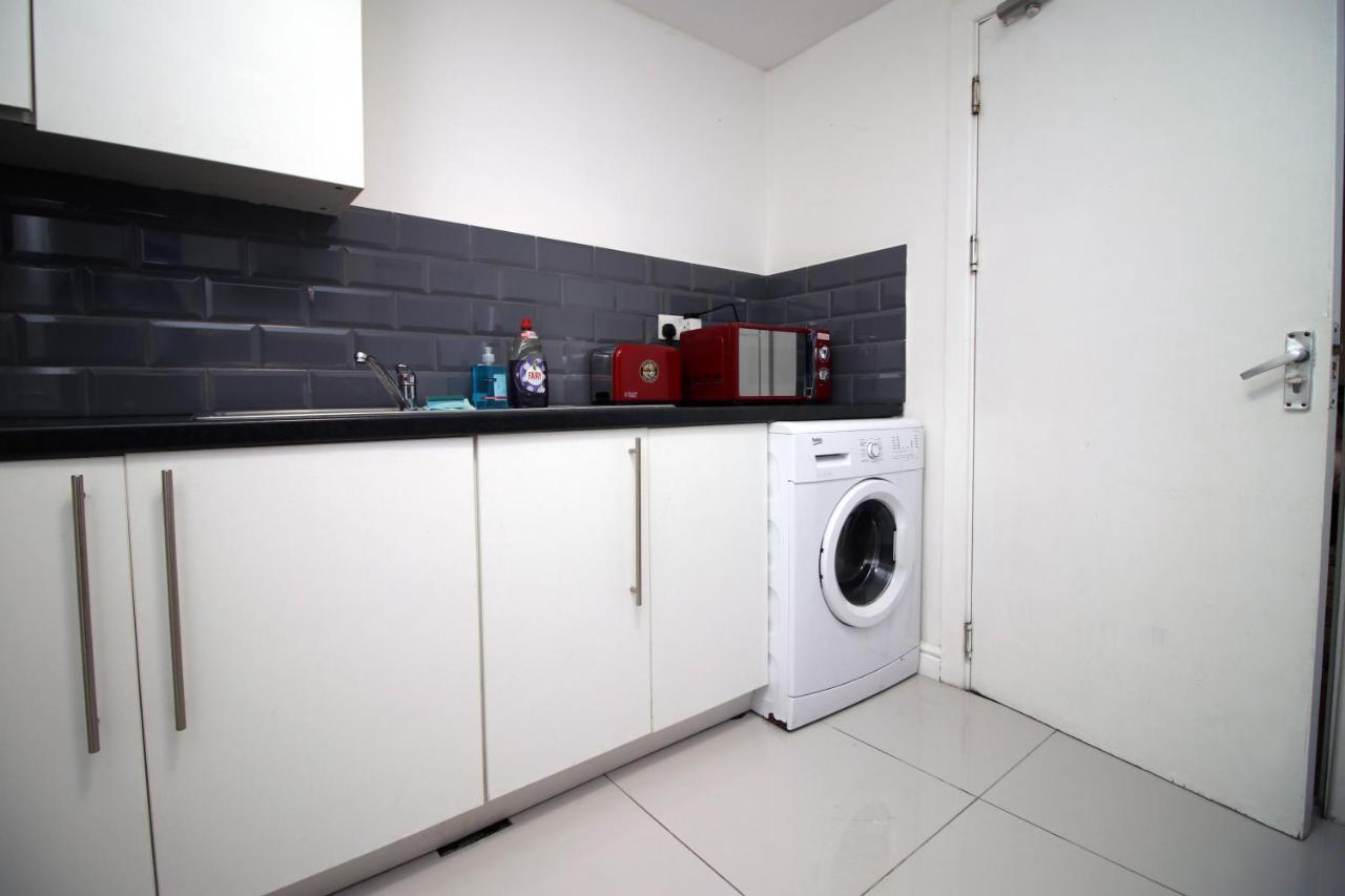 Lovely Studio Flat With Free Parking - Near To City Center 斯旺西 外观 照片