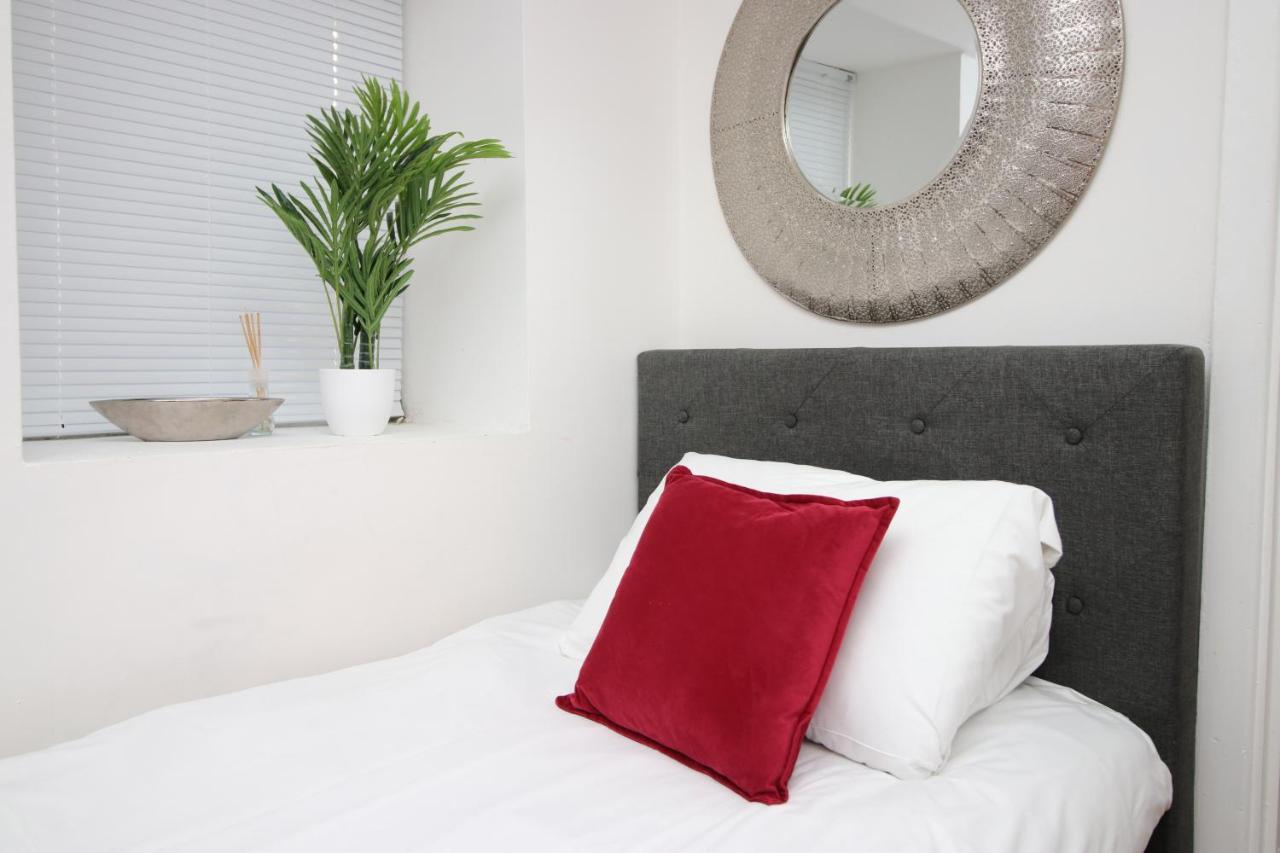 Lovely Studio Flat With Free Parking - Near To City Center 斯旺西 外观 照片