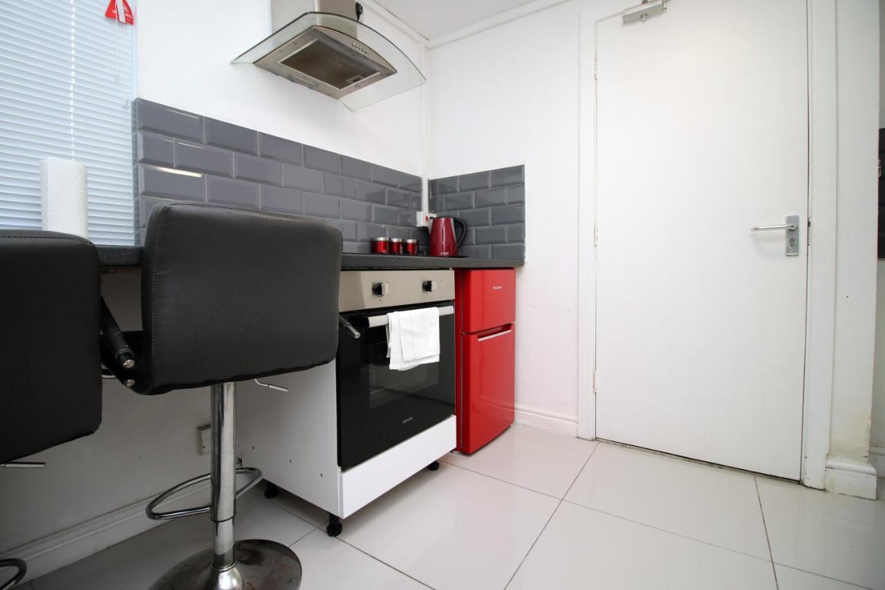 Lovely Studio Flat With Free Parking - Near To City Center 斯旺西 外观 照片